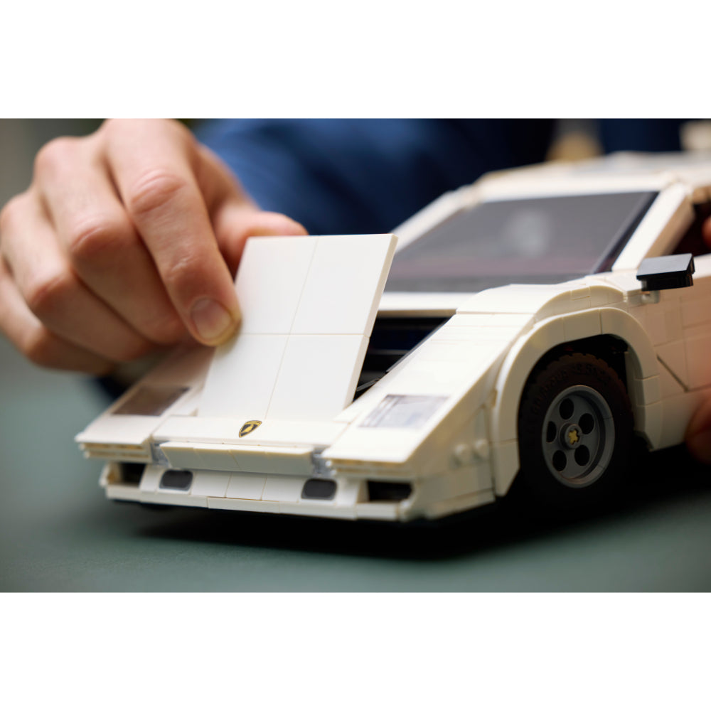 LEGO® Icons: Lamborghini Countach 5000 Quattrovalvole (10337)_014