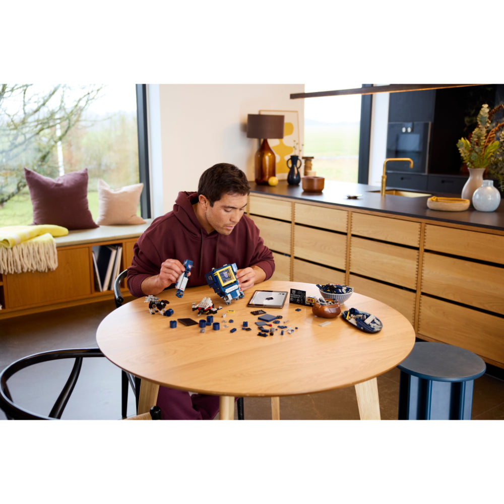 LEGO®Icons: Transformers: Soundwave (10358)_010