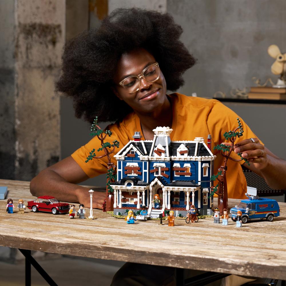 STRANGER THINGS: LA CASA CREEL