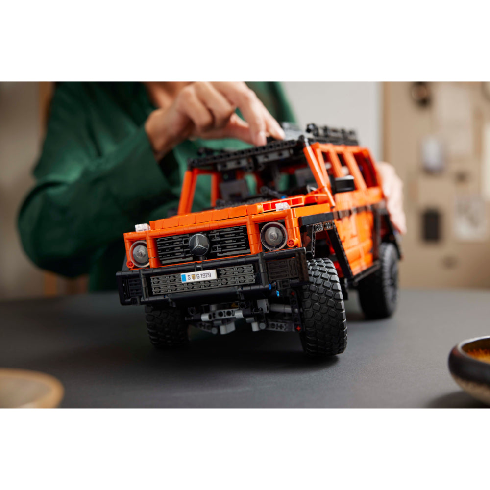 LEGO® Technic: Mercedes-Benz G 500 Professional Line (42177)_011