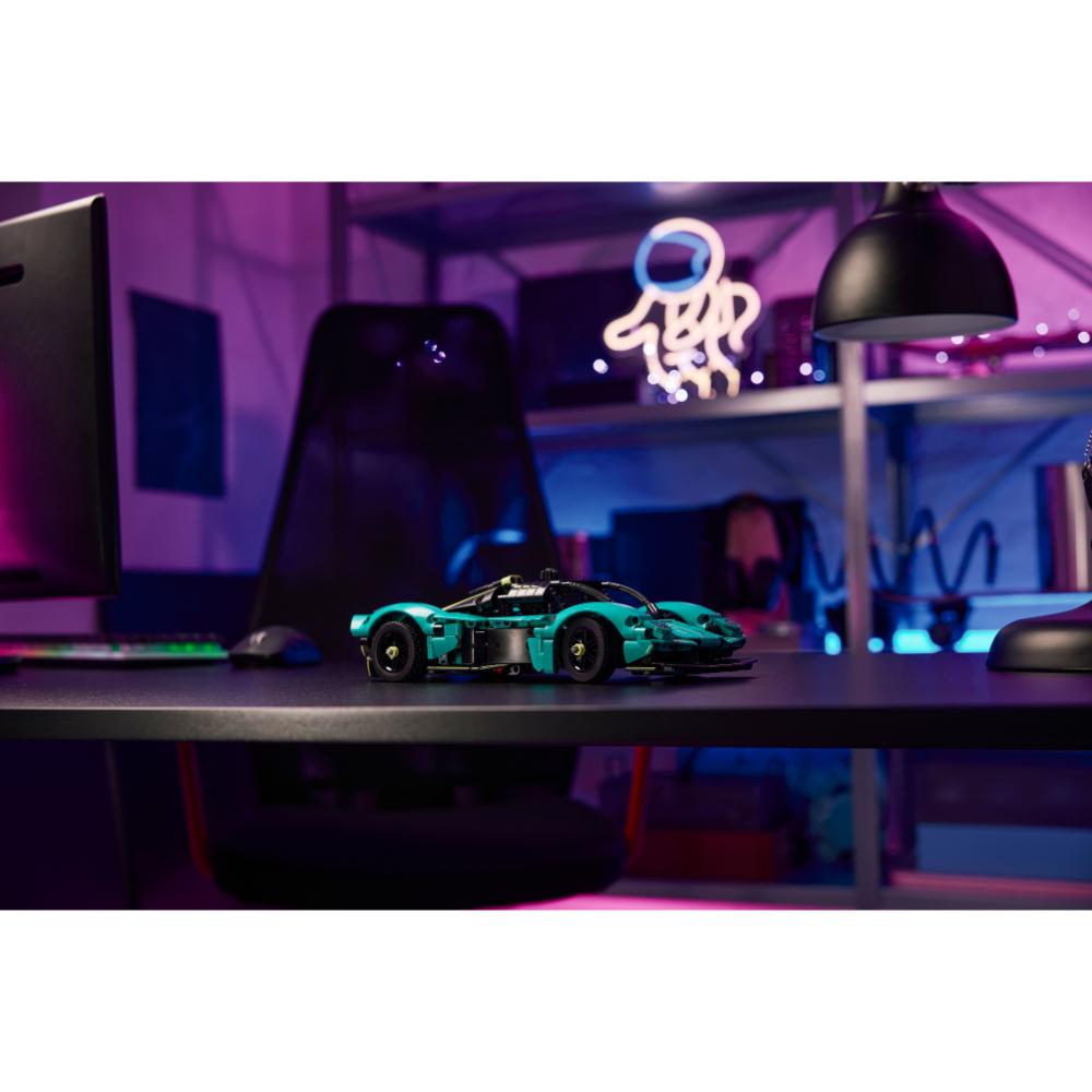 ASTON MARTIN VALKYRIE