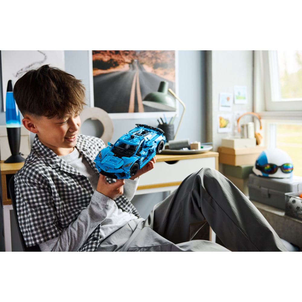 LEGO®Technic: Chevrolet Corvette Stingray Azul (42217)_009