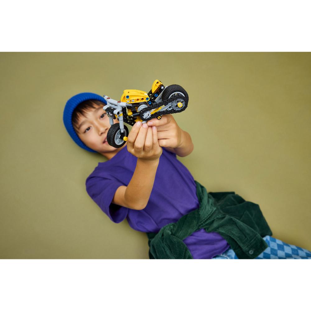 LEGO®Technic: Moto Amarilla (42225)_009