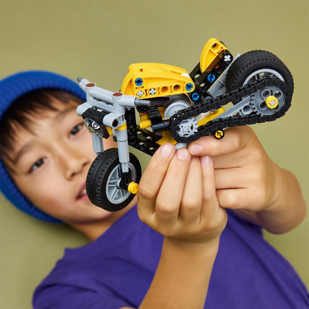 LEGO®Technic: Moto Amarilla (42225)_010