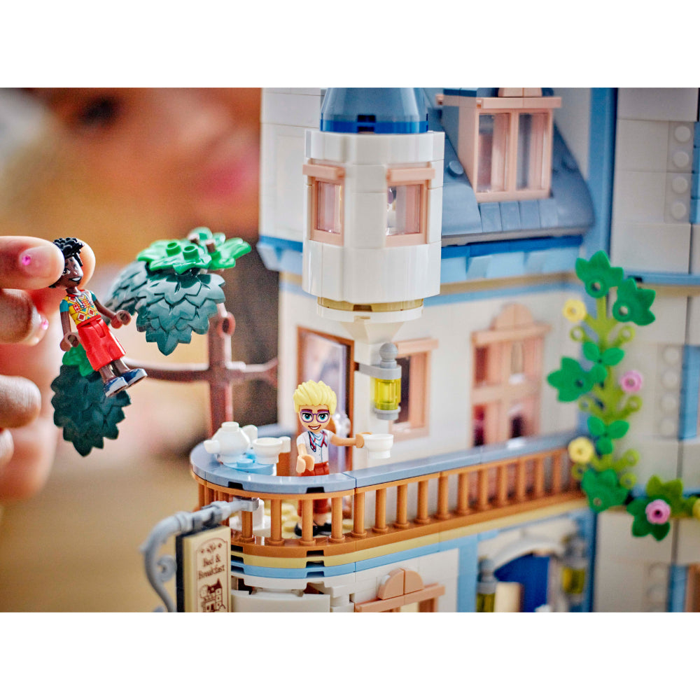 LEGO® Friends: Hostal Del Castillo (42638)_016