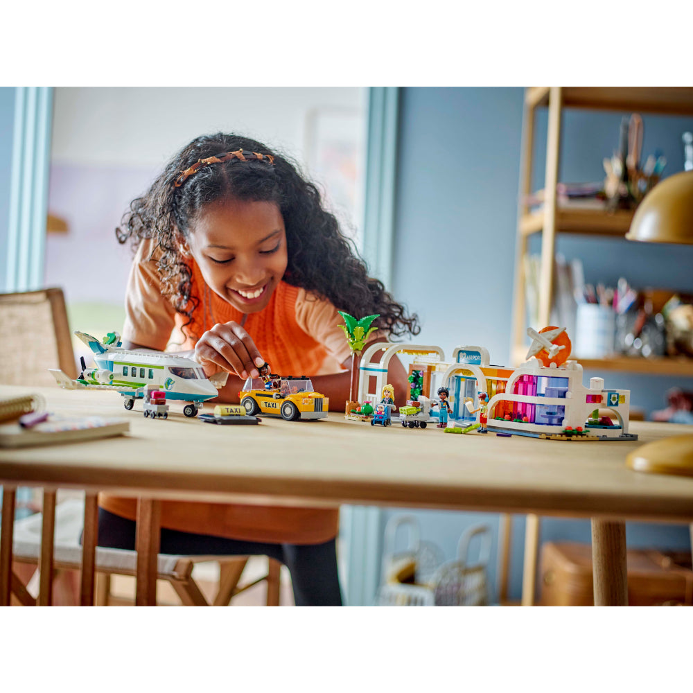 LEGO®Friends: Avión Y Aeropuerto De Heartlake City (42656)_012