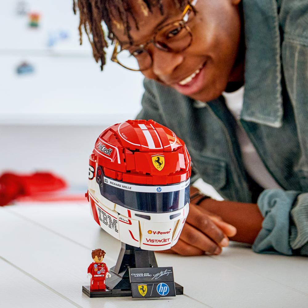 LEGO®Editions: Scuderia Ferrari Hp: Casco De Charles Leclerc (43014)_011