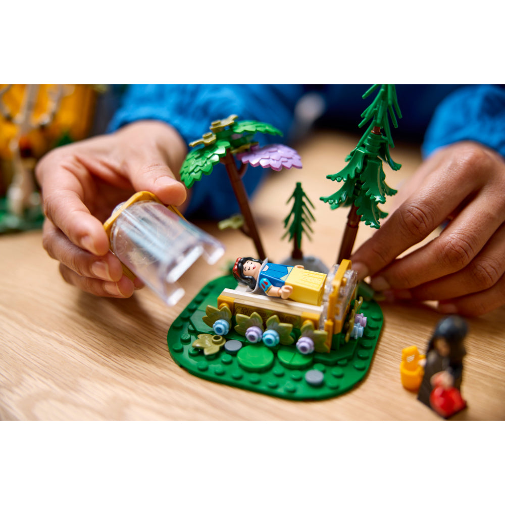 LEGO®  Ideas Cabaña de Blancanieves y los Siete Enanitos (43242) _007