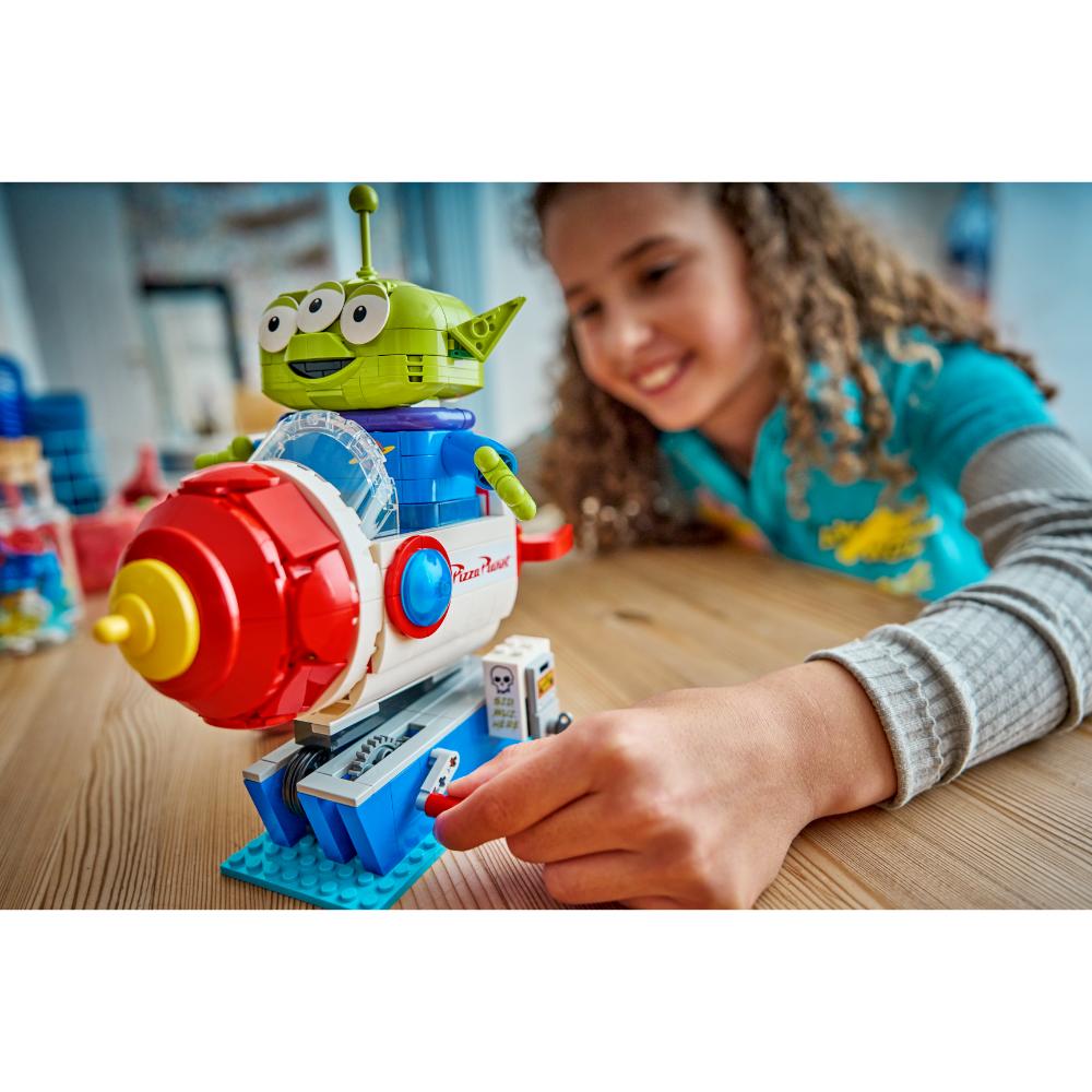 LEGO®Disney Classic: Marcianito Con Cohete De Pizza Planet (43307)_008
