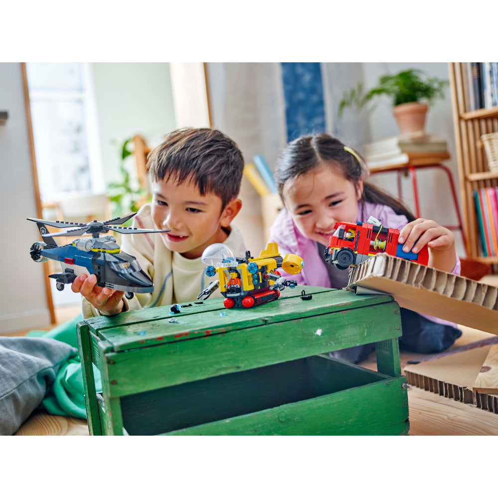 LEGO®City: Remix: Helicóptero, Camión De Bomberos Y Submarino (60462)_011