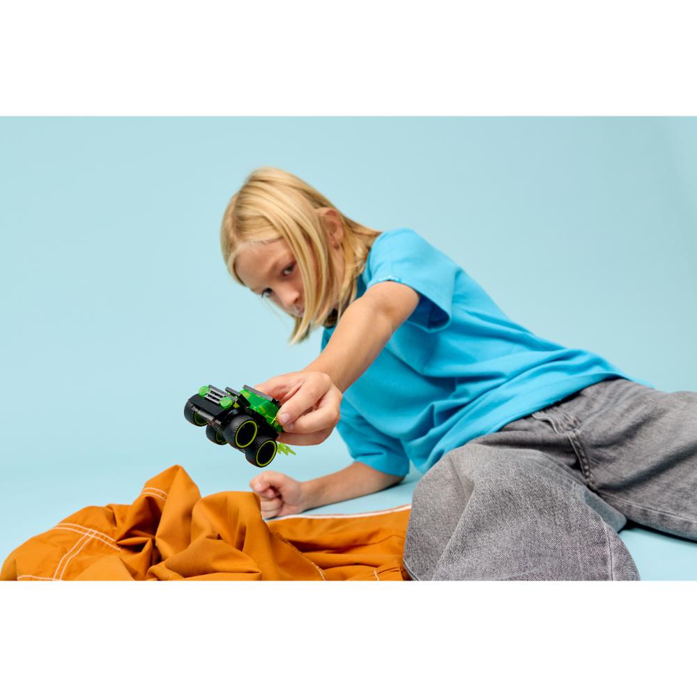 VEHÍCULOS: AUTO DE CARRERAS DE VIDEOJUEGO