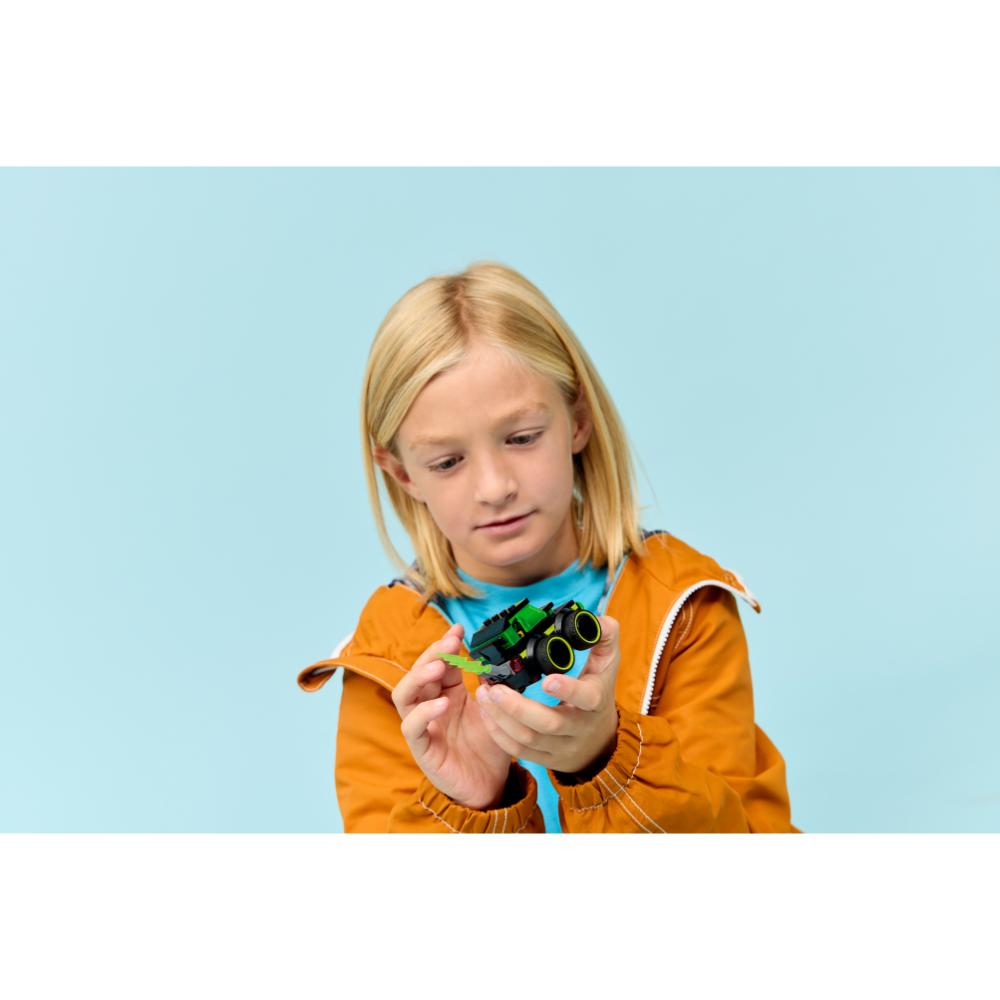 VEHÍCULOS: AUTO DE CARRERAS DE VIDEOJUEGO