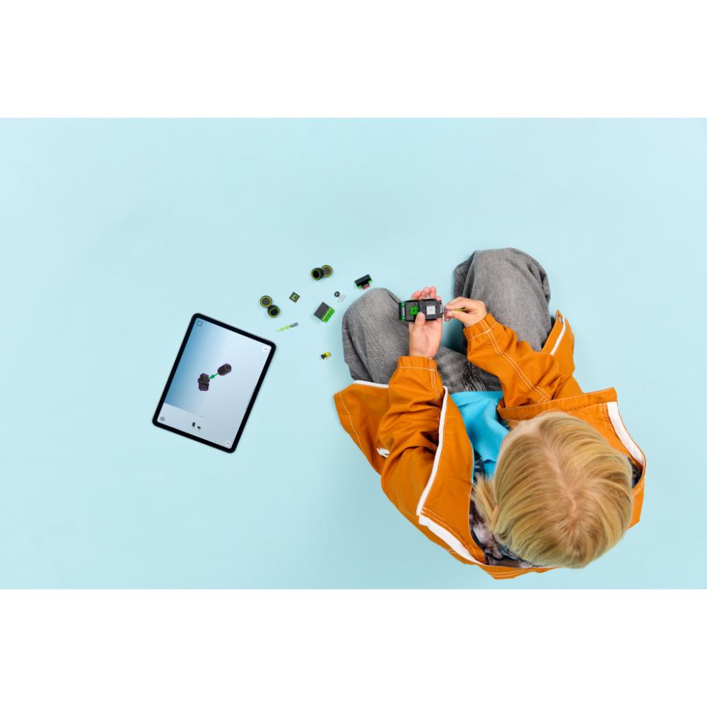 VEHÍCULOS: AUTO DE CARRERAS DE VIDEOJUEGO