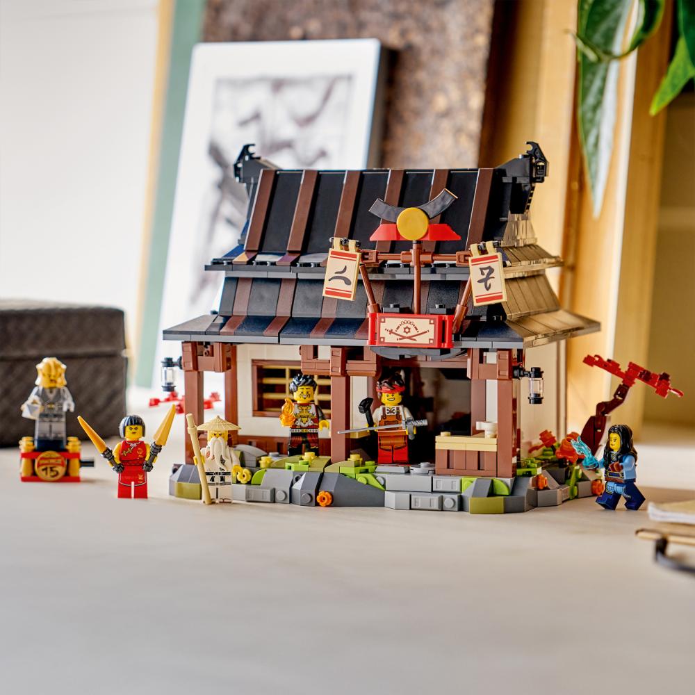 LEGO®Ninjago: Herrería Cuatro Armas: 15 Aniversario (71858)_007