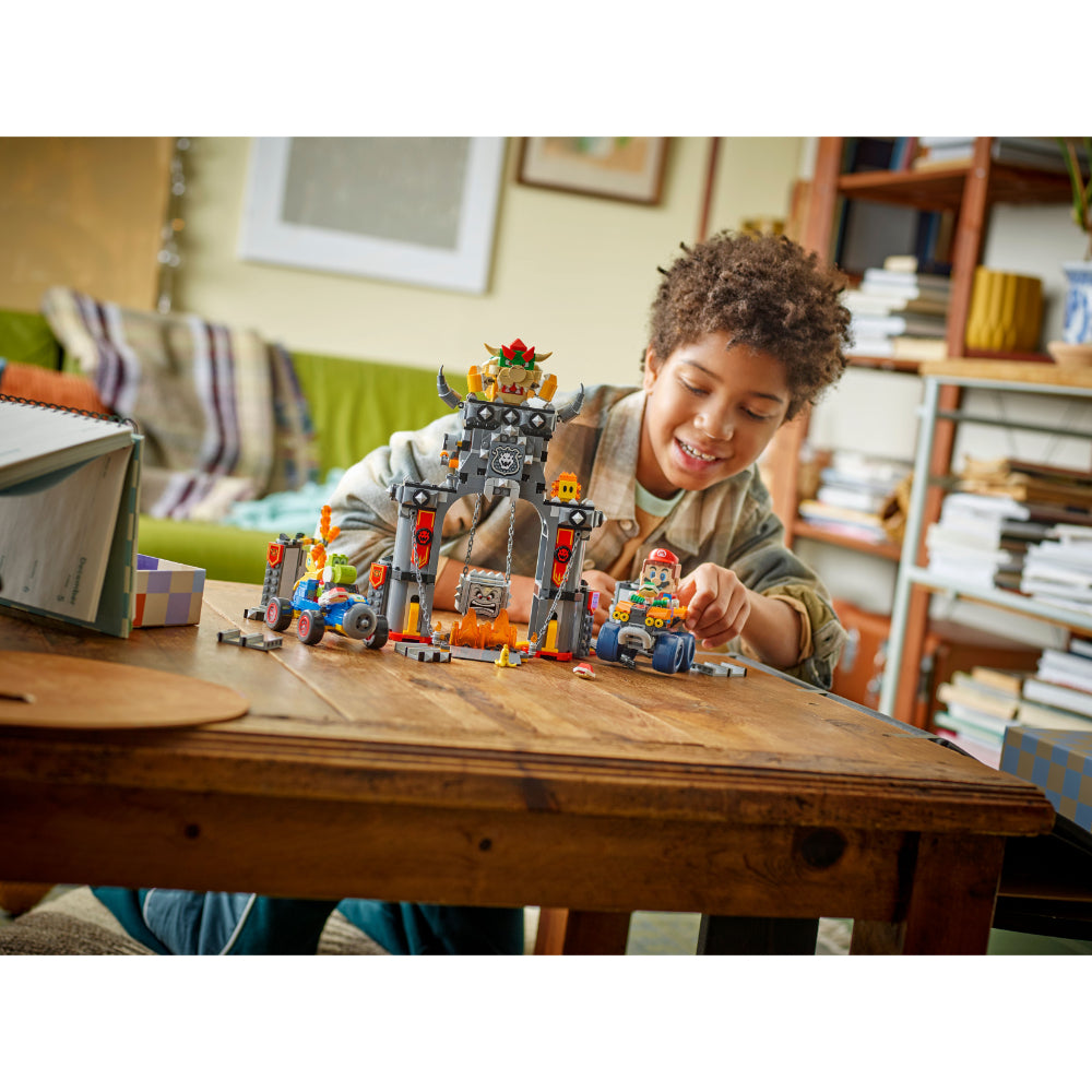 LEGO®Super Mario: Mario Kart™ – Castillo De Bowser (72039)_010