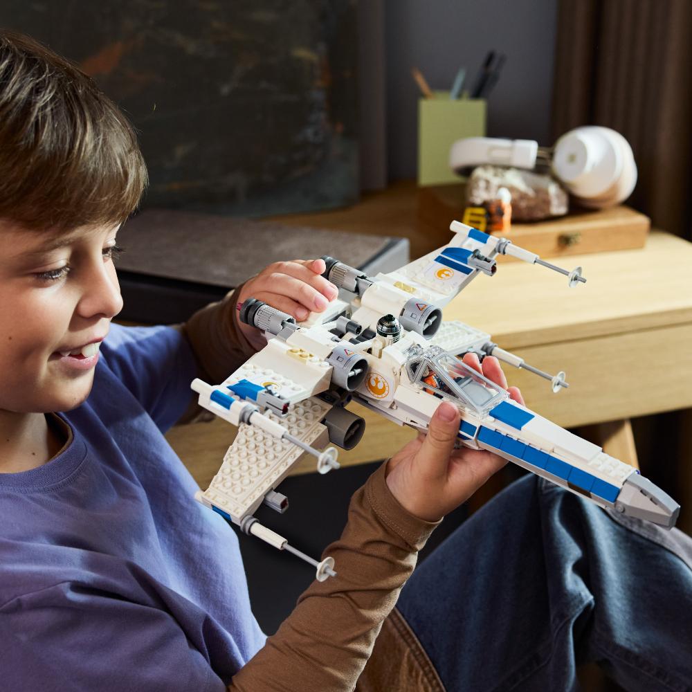 LEGO®Star Wars Tm: Caza Estelar Ala-X De La Nueva República (75460)_009