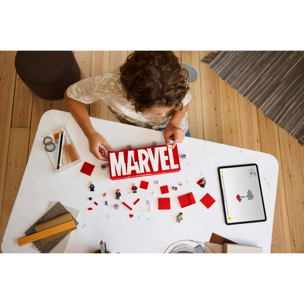 LEGO®Super Heroes: Logotipo MARVEL y Minifiguras (76313)_009