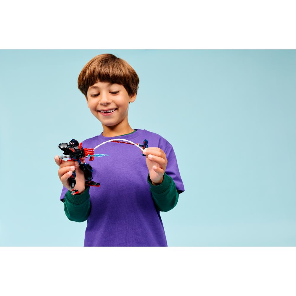 ARMADURA ROBÓTICA DE MILES MORALES VS. SPIDER-MAN 2099