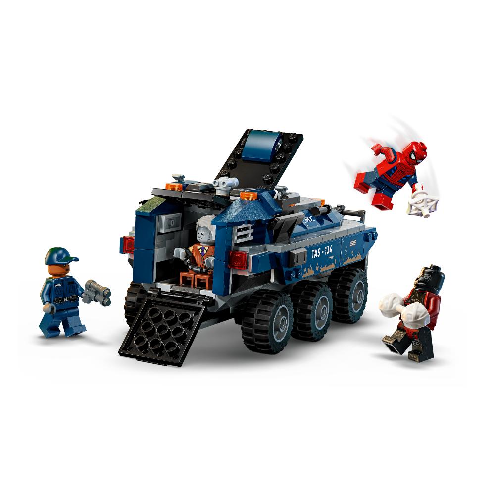 LEGO®Super Heroes: Spider-Man: Persecución Del Furgón Penitenciario (76349)_004