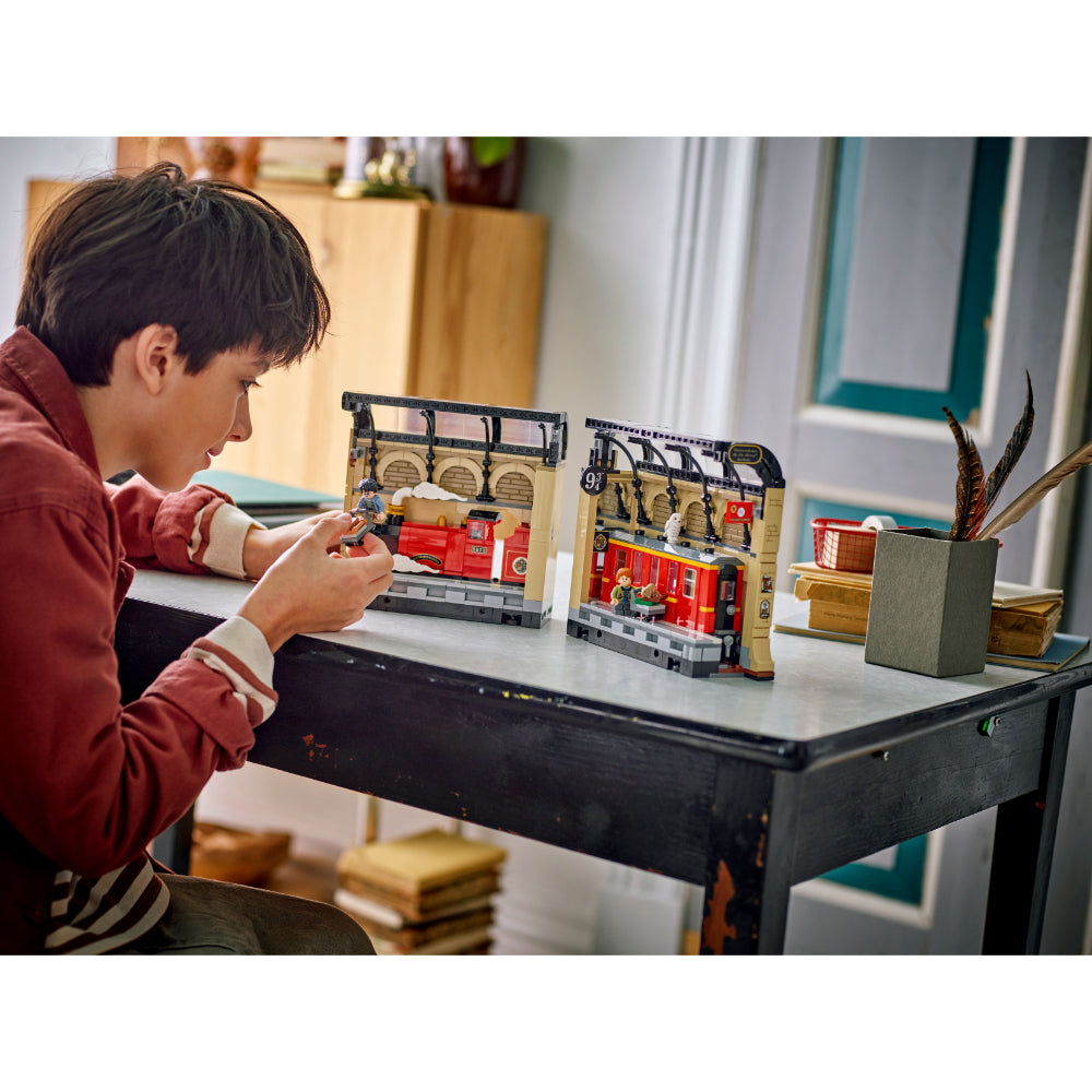 LEGO®Harry Potter Tm: Rincón Entre Libros: Expreso De Hogwarts™ (76450)_011