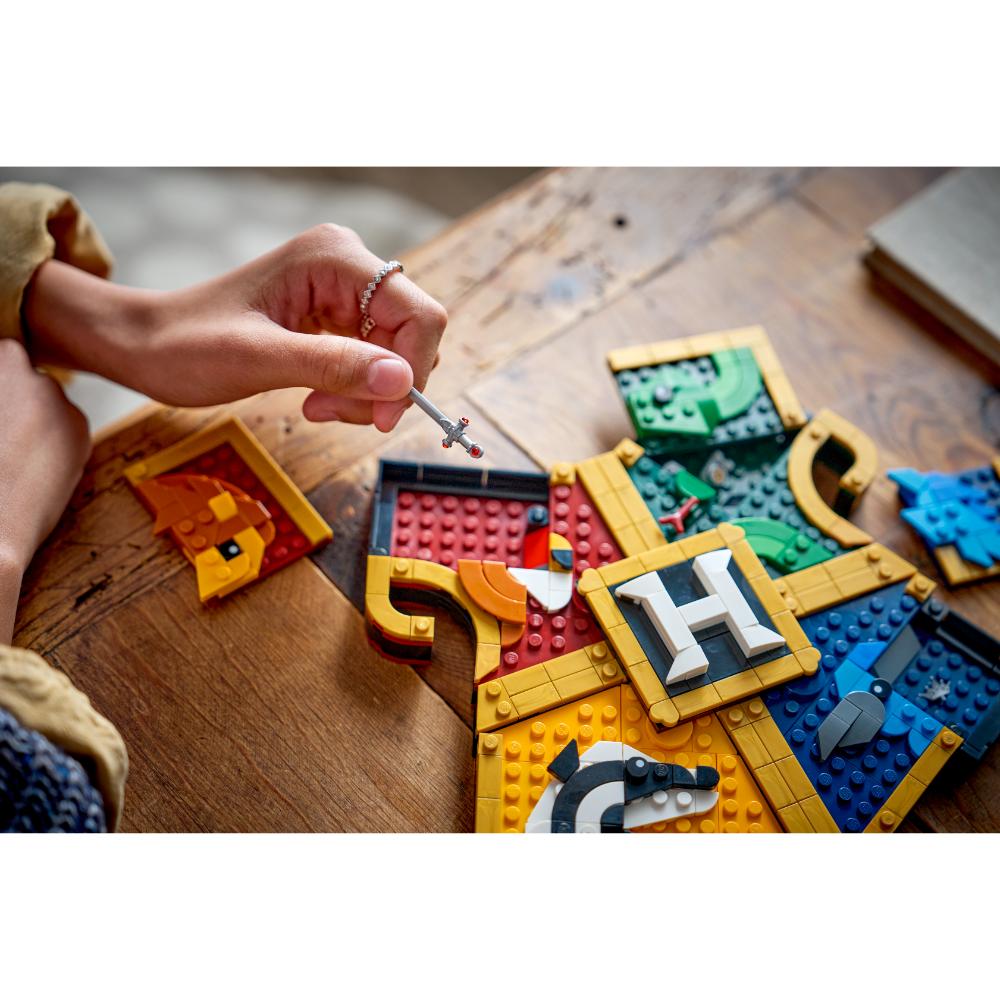 LEGO®Harry Potter Tm: Escudo De Casa De Hogwarts™ (76462)_010
