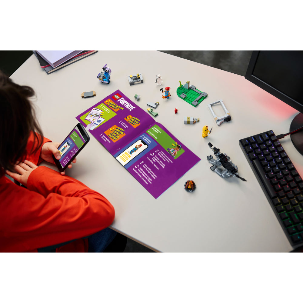 LEGO®Fortnite: Campamento De Banano Y Bujía (77075)_009