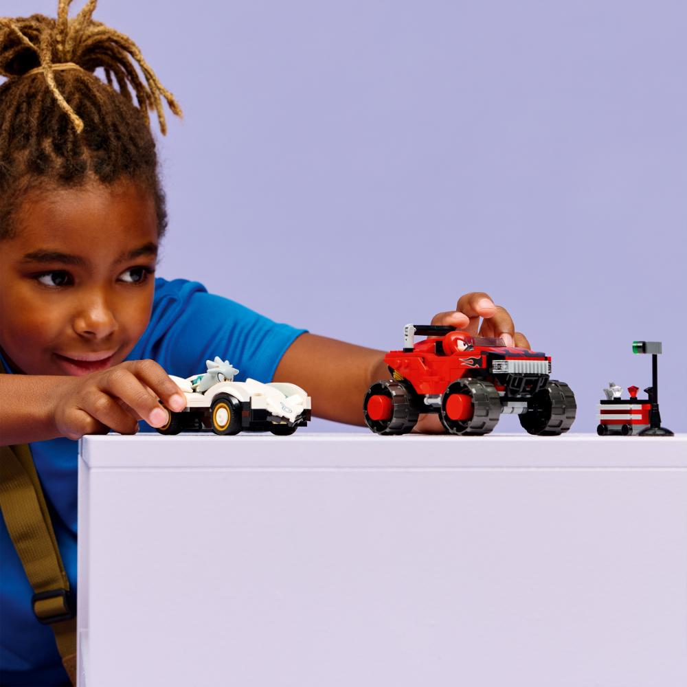 COCHE DE SILVER VS. MONSTER TRUCK DE KNUCKLES