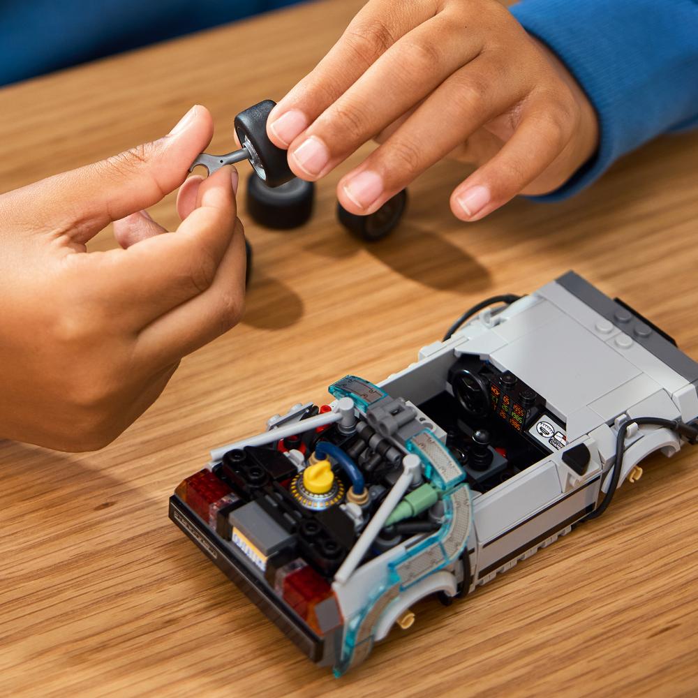 MÁQUINA DEL TIEMPO DE VOLVER AL FUTURO