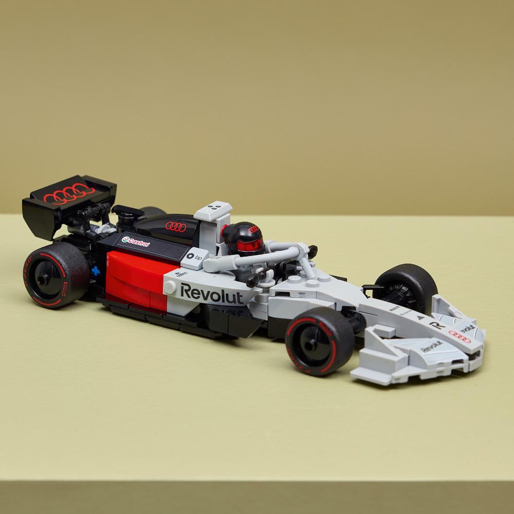 COCHE DE CARRERAS AUDI REVOLUT F1® TEAM R26