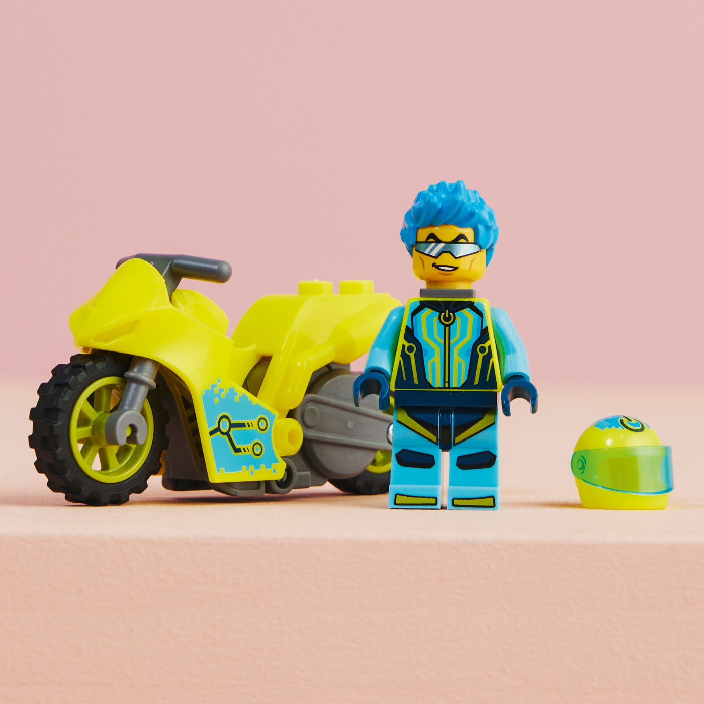 LEGO® City Moto Acrobática: Cibernauta (60358)